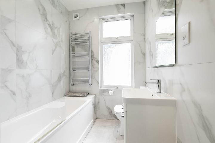 			5 Bedroom, 1 bath, 1 reception House			 Burnley Road, DOLLIS HILL